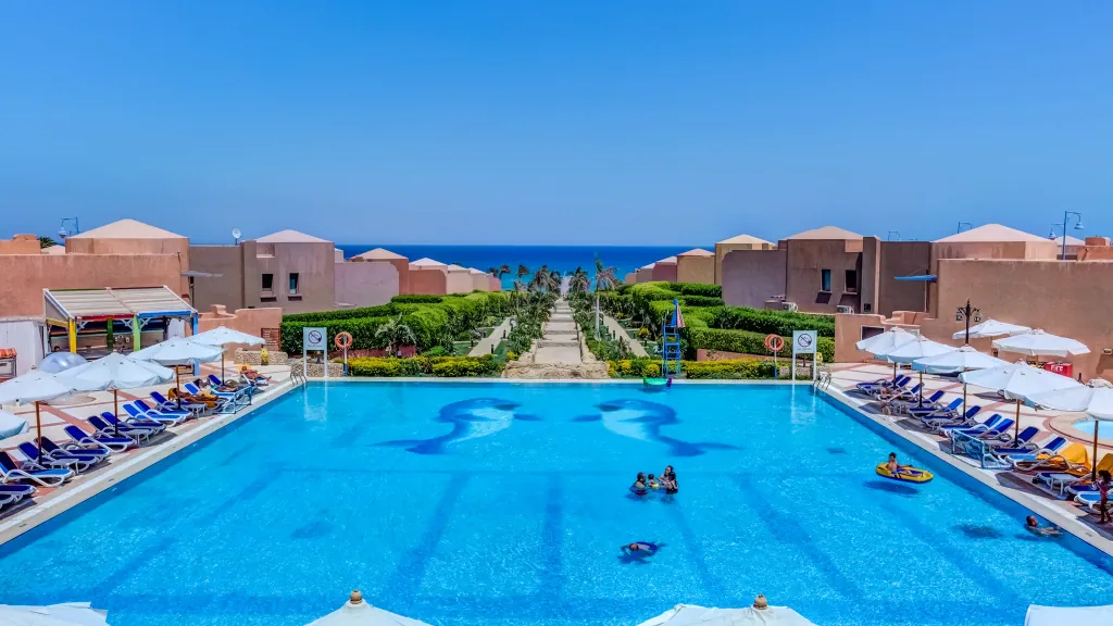 الفندق كانكون بيتش ريزورت - العين السخنة